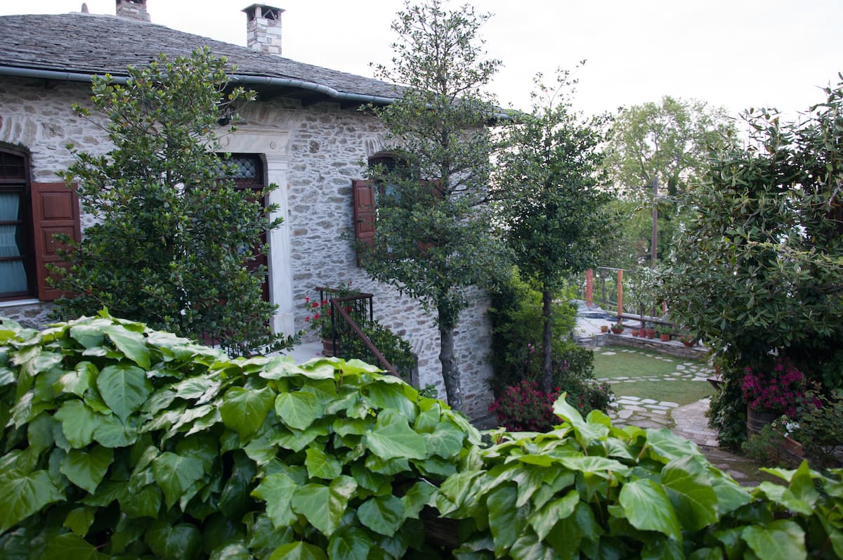 Angonari — Εξωτερικός χώρος · 37/72